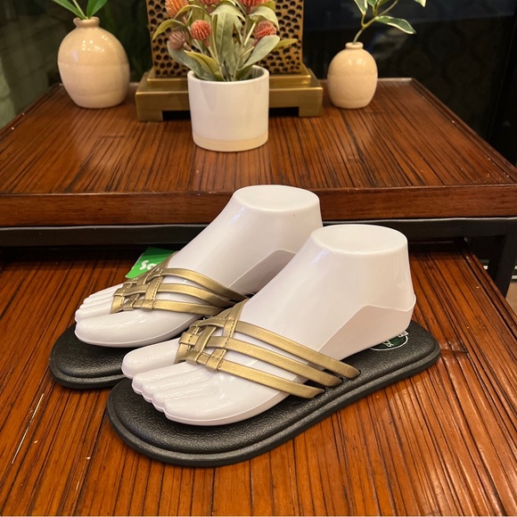 Sanuk Womens Yoga Salty Me Slide Flat Sandals Champagne/ Gold Metallic Size 6 M - Picture 5 of 6